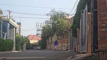 Mom Arab Lonte Ngoceh Basah Di Luar Rumah Dekat Jalan Raya