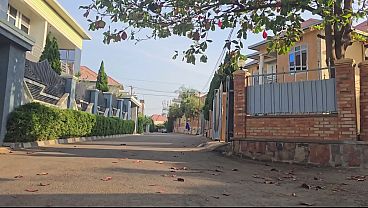 Mampus, Lihat Tuh Ibu Arab Lagi Colmek Di Pinggir Jalan Dekat Rumah, Becek Banget