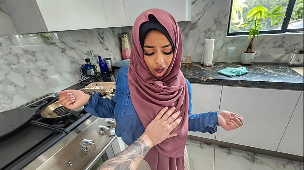Istri Hijab Panas Ingin Selamatkan Pernikahan Dengan Belajar Ngewe Mulut Dan Bicara Kotor – Hijab Bergairah