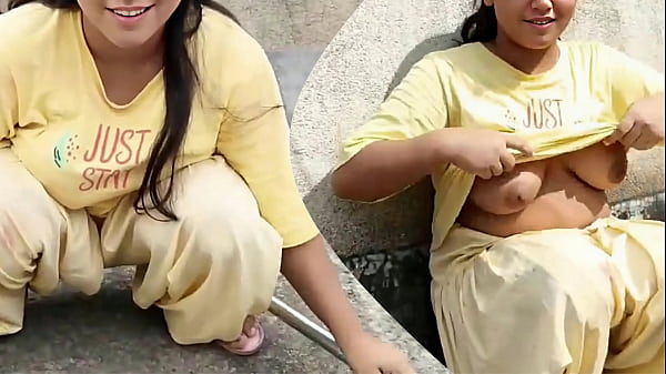 Gandeng Bibi Muda Di Atap, Romansa Panas Desa Cewek Lokal, Video Sexy Bikin Nagih