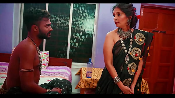Istri India Ngewe Romantis, Doggystyle, Ngeblow – Suara Hindi