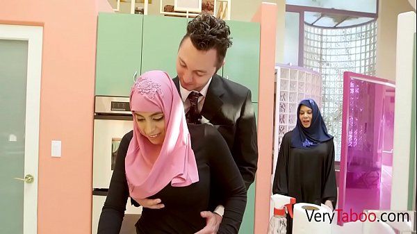 Cewek Arab Hijab Tiri Ngentot Sama Ella Knox