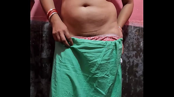 Desi Istri Lagi Cukur Bulu Memeknya, Siap Digoyang
